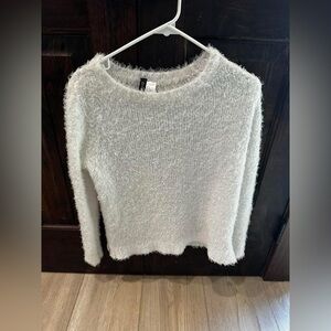 H&M DIVIDED Cozy White Fuzzy Knit Teddy Women’s Top Adult Winter Long Sweater